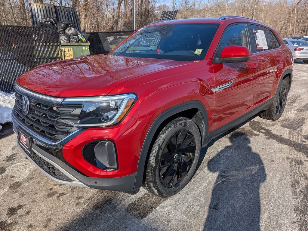 Used 2025 Volkswagen Atlas Cross Sport SE w/ Panoramic Sunroof Package image 1