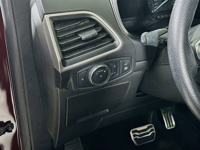 Used 2022 Ford Edge ST-Line image 11