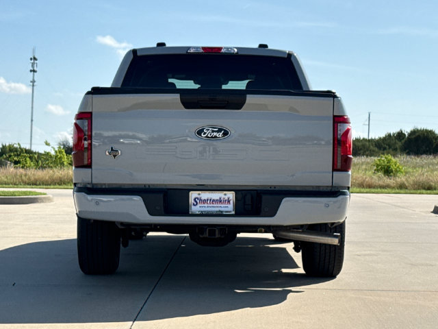 Used 2026 Ford F150 XLT w/ XLT Black Appearance Package RWD image 8