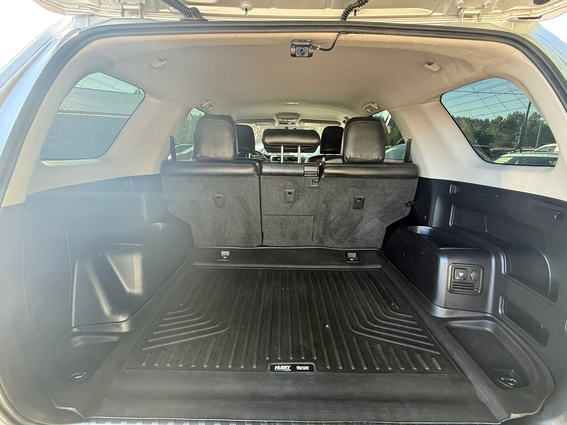 Used 2019 Toyota 4Runner SR5 AWD/4WD image 9