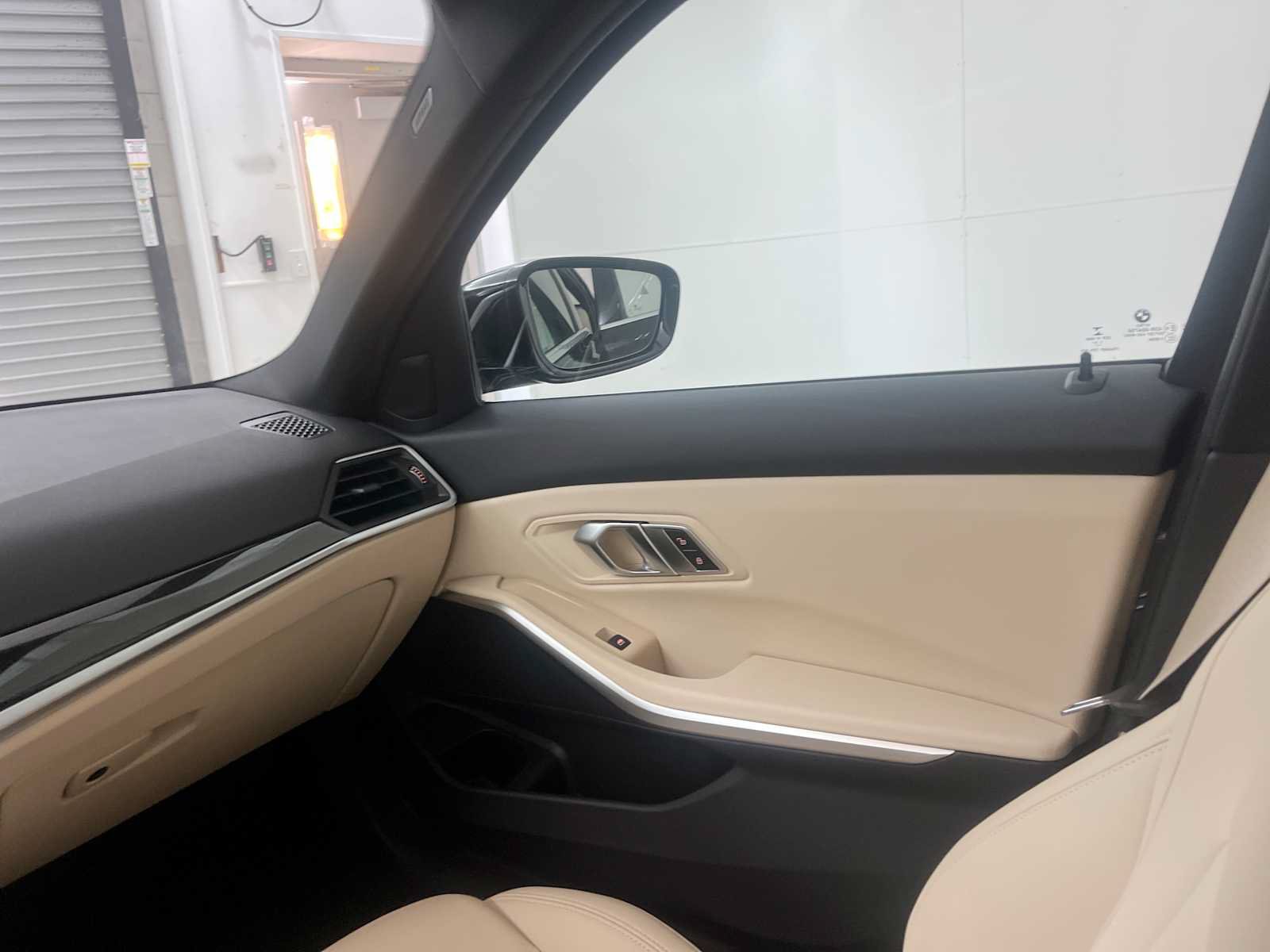 Used 2020 BMW 330i Sedan w/ Convenience Package RWD image 11