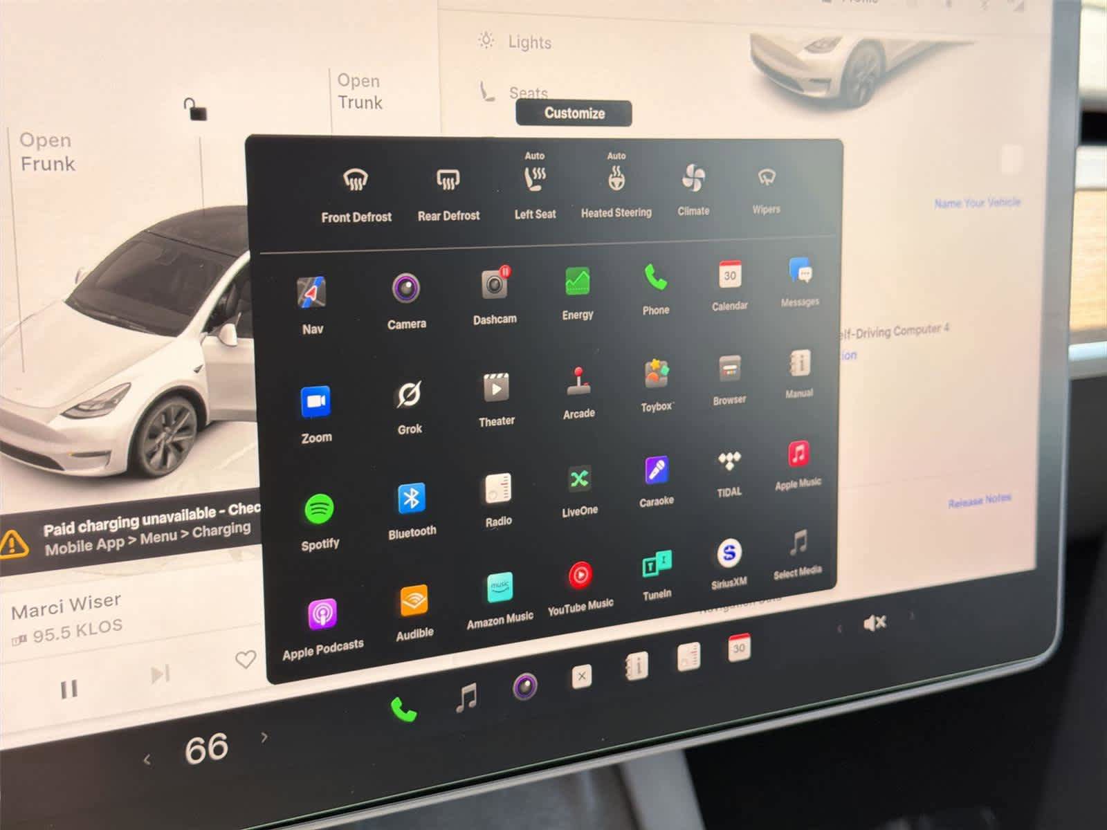 Used 2025 Tesla Model Y Long Range RWD image 40