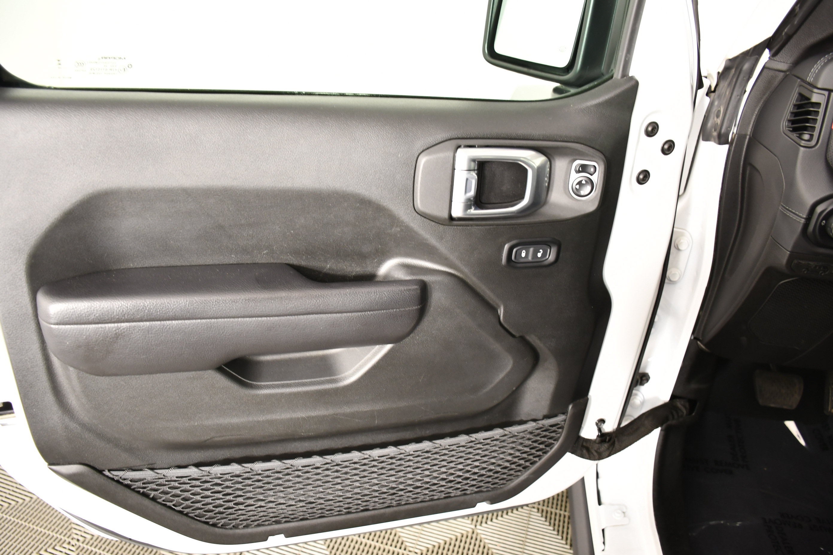 Used 2024 Jeep Wrangler Unlimited Rubicon AWD/4WD image 33