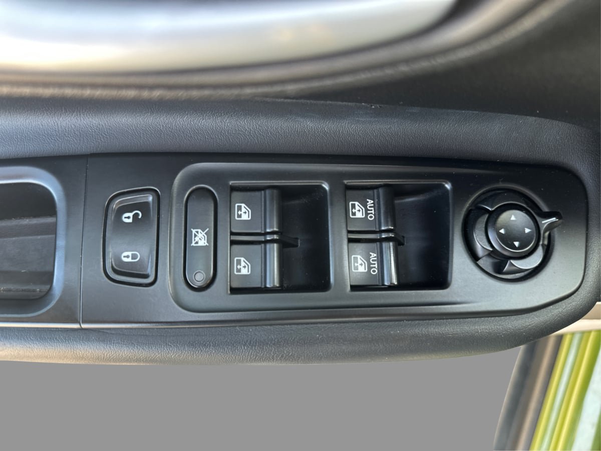 Used 2016 Jeep Renegade 75th Anniversary AWD/4WD image 19