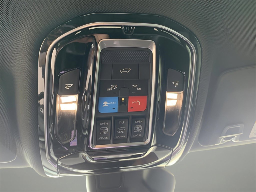 Used 2022 Jeep Grand Cherokee Overland w/ Luxury Tech Group IV image 45