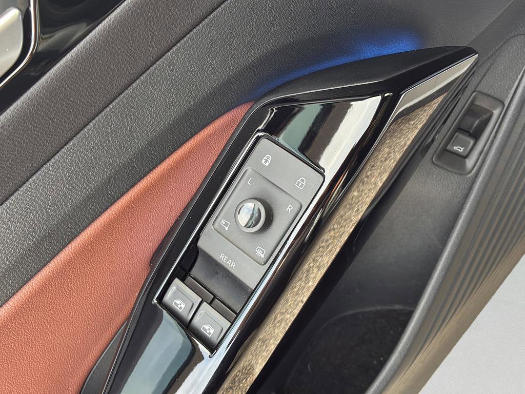 Used 2021 Volkswagen ID.4 Pro S image 22