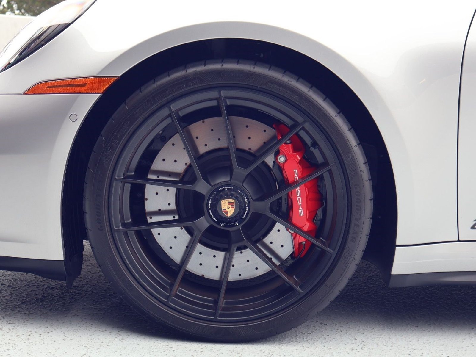 Certified 2026 Porsche 911 Targa 4 GTS AWD/4WD image 27
