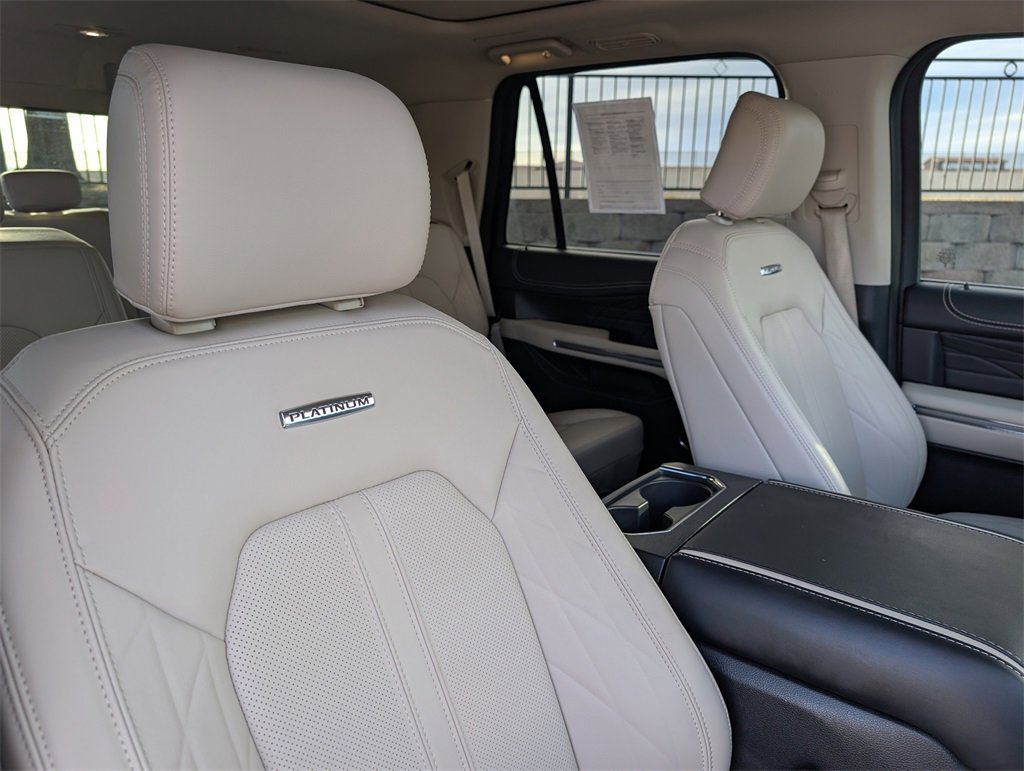Used 2024 Ford Expedition Platinum image 22