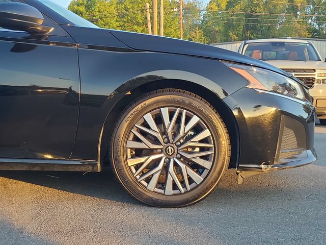 Used 2025 Nissan Altima 2.5 SV FWD image 9