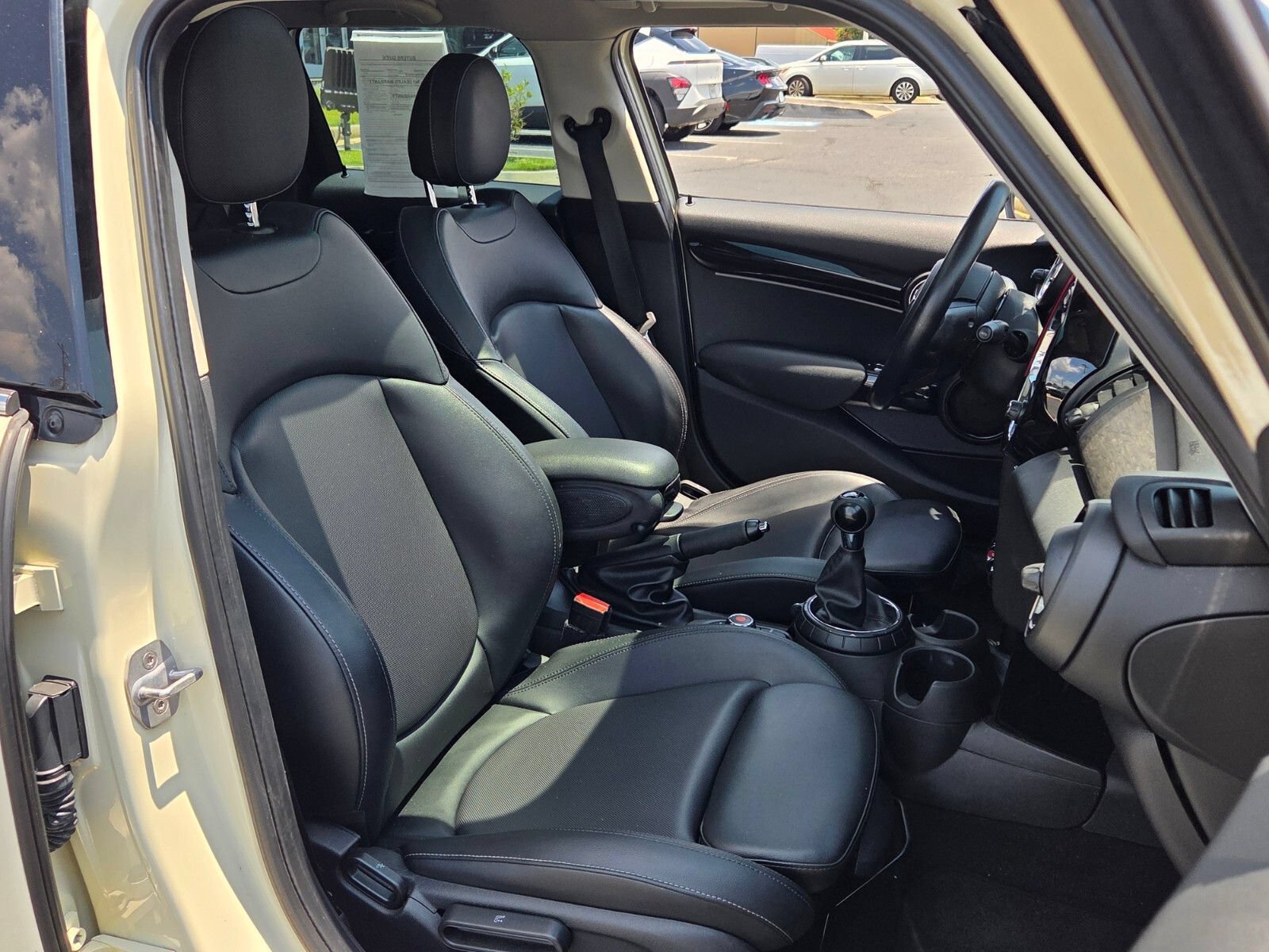 Used 2016 MINI Cooper 4-Door Hardtop FWD image 16