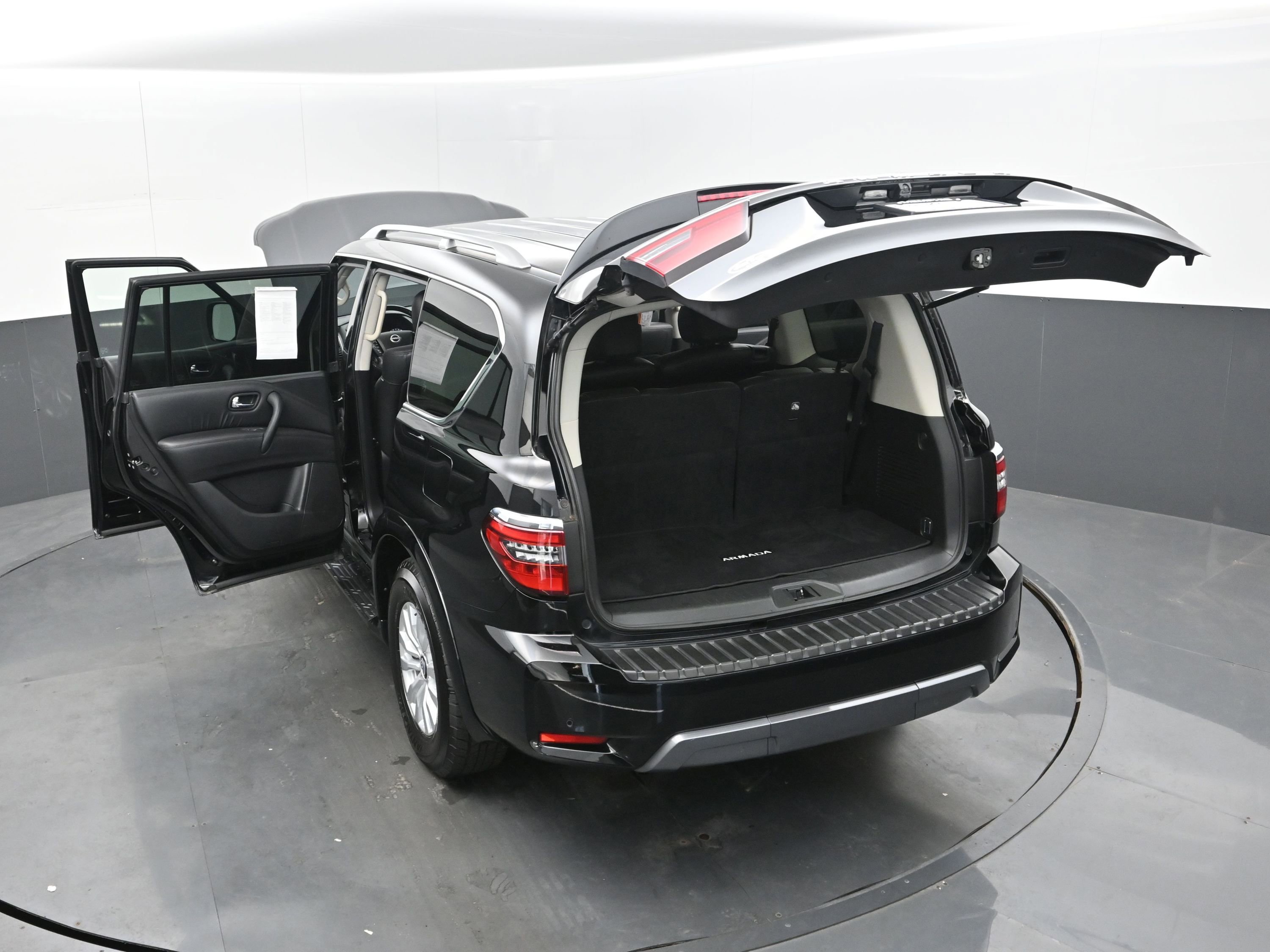 Used 2024 Nissan Armada SV image 42