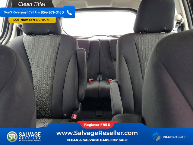 Used 2012 MAZDA MAZDA5 Sport image 13