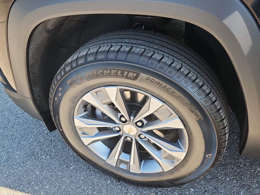 Used 2025 Chevrolet Equinox LT image 16