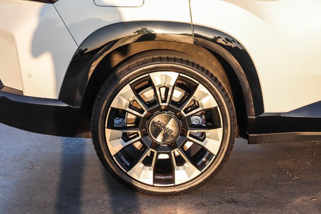 Used 2023 BMW XM AWD/4WD image 12