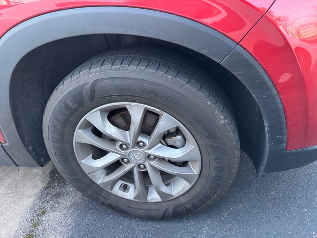 Used 2019 Hyundai Santa Fe SEL image 2