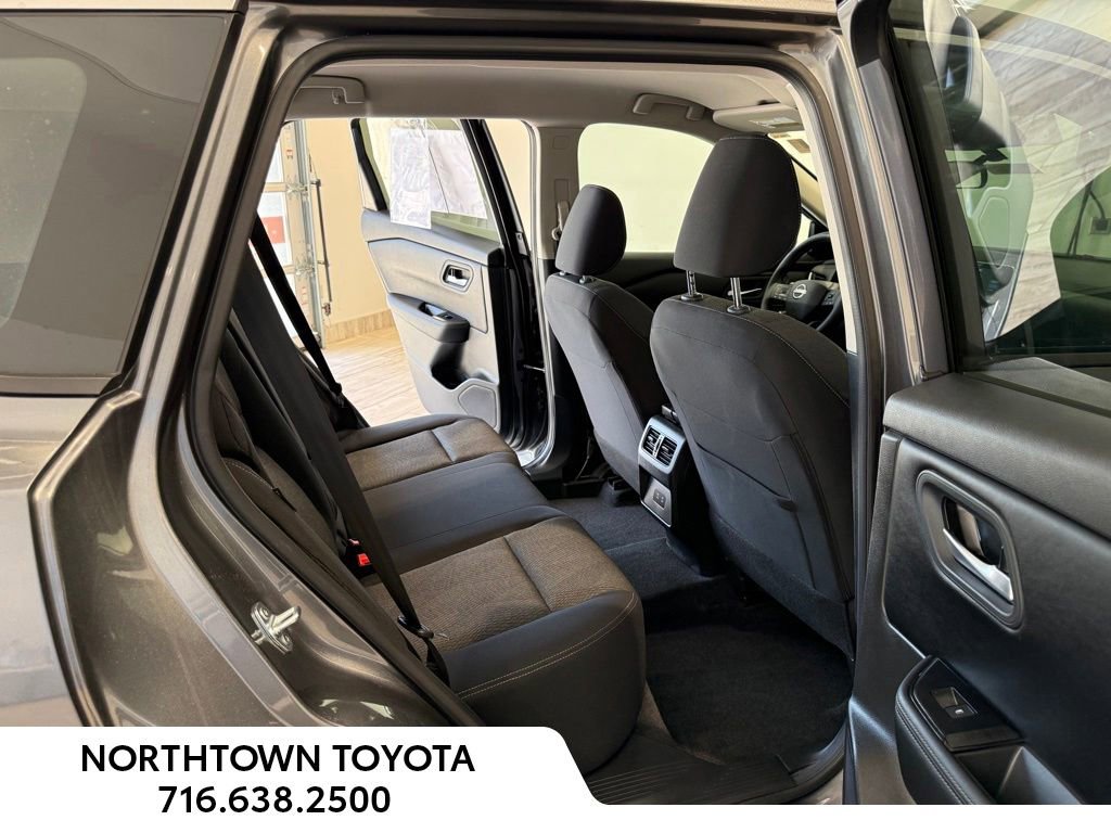 Used 2026 Nissan Rogue SV AWD/4WD image 13