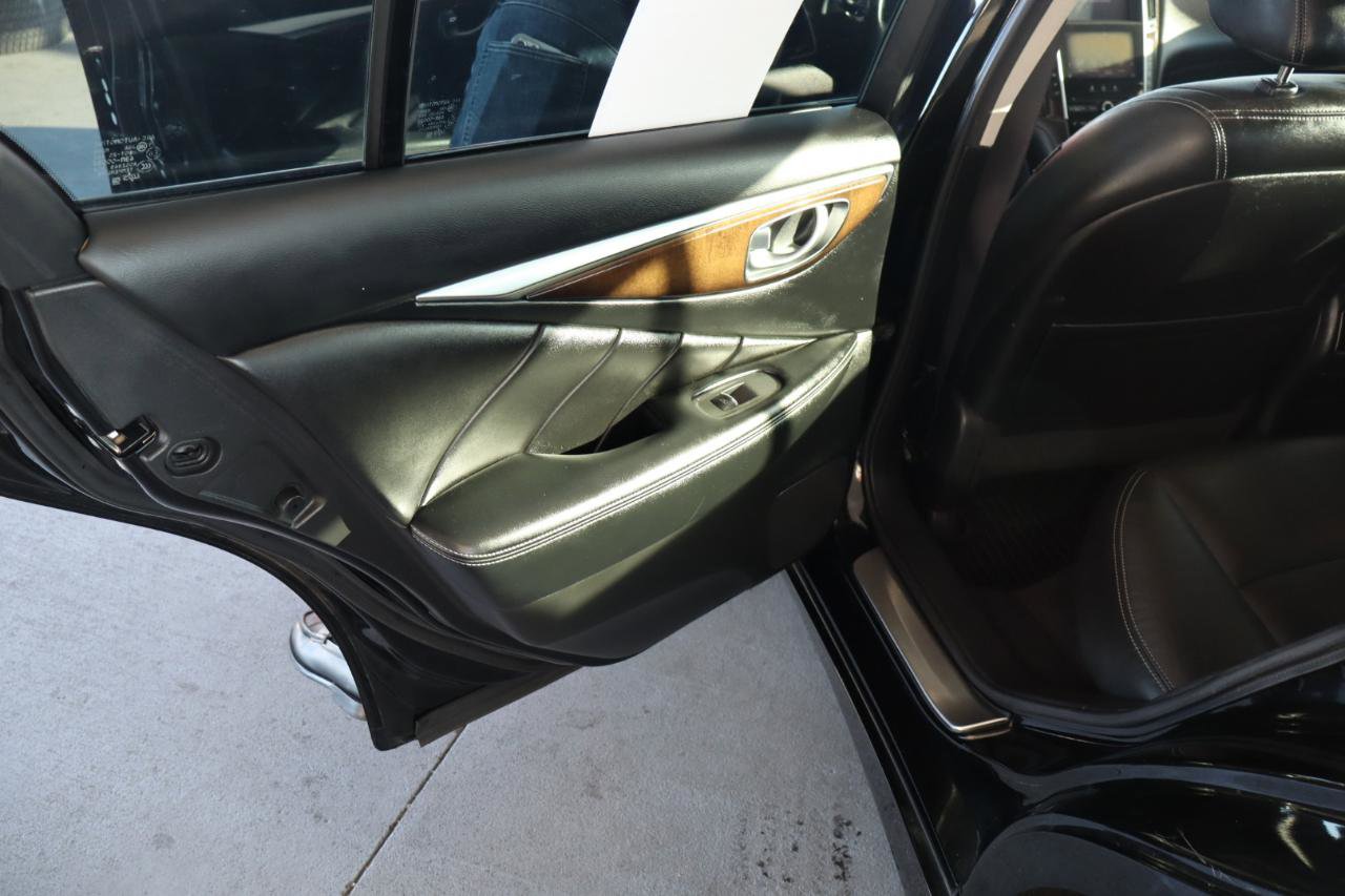 Used 2016 INFINITI Q50 3.0t Premium w/ Driver Assistance Package image 29