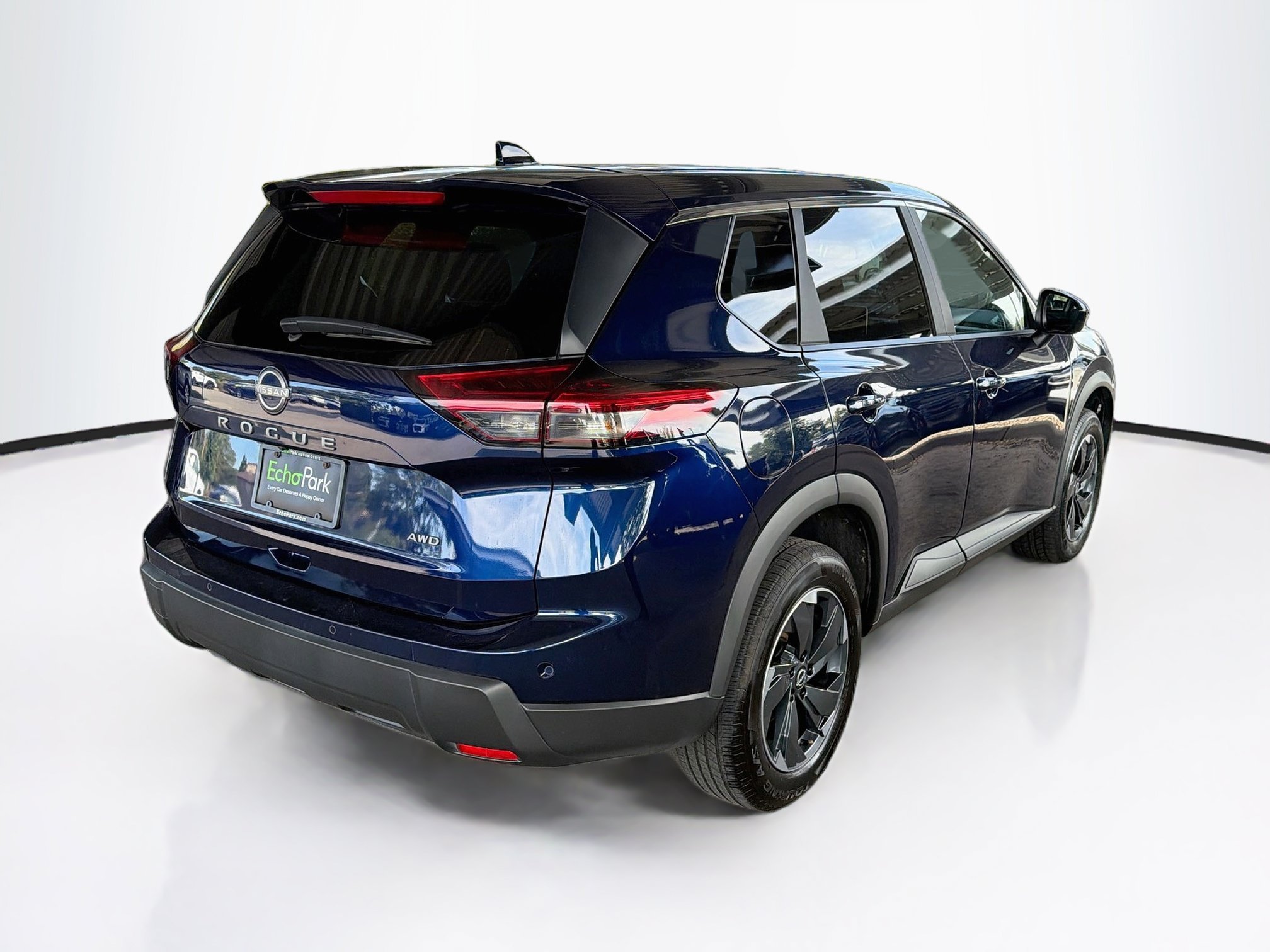 Used 2025 Nissan Rogue SV AWD/4WD image 9