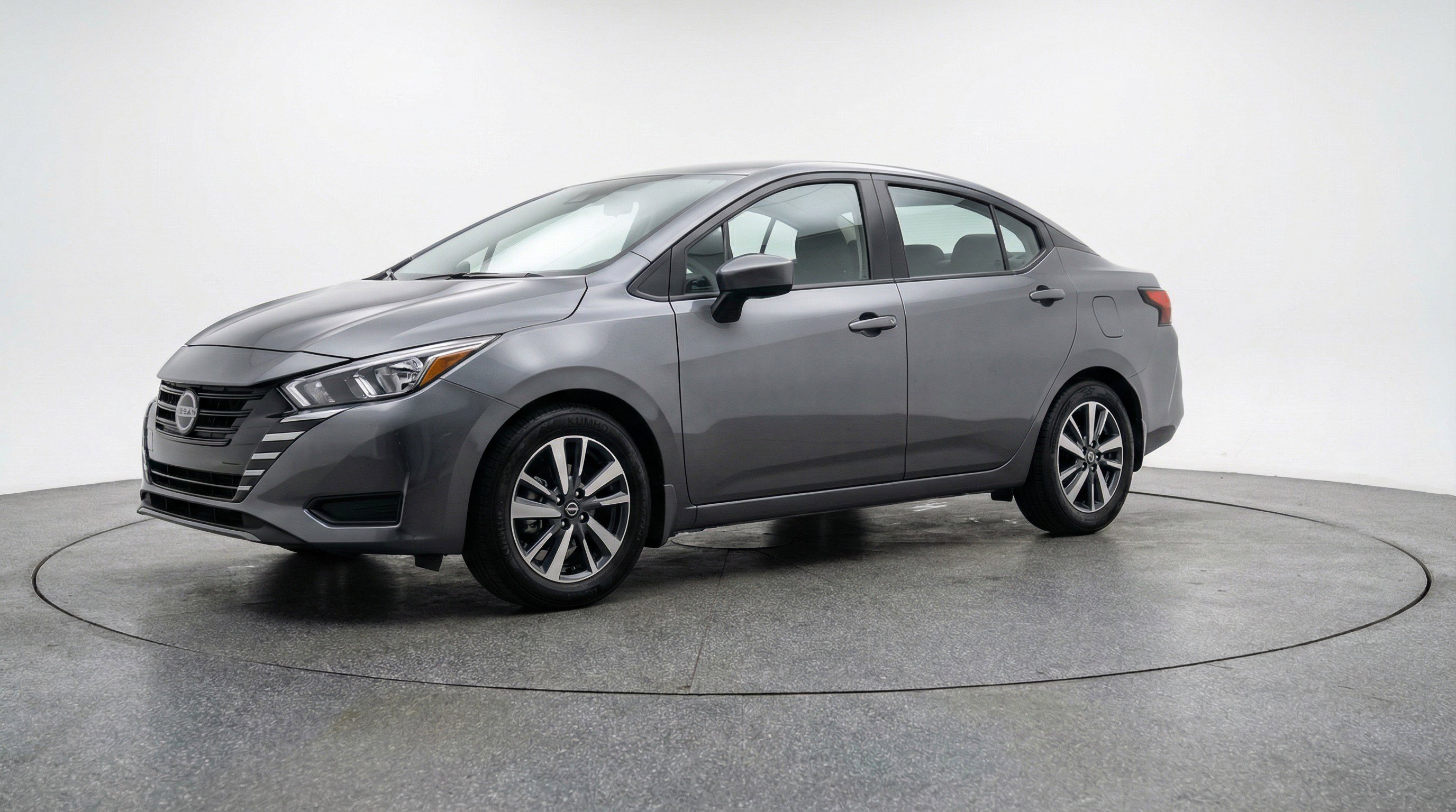 Used 2025 Nissan Versa SV FWD image 3