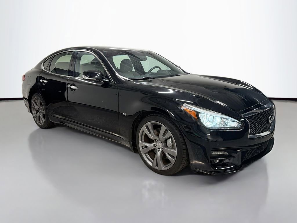 Used 2017 INFINITI Q70 5.6 w/ Sport Package RWD image 7