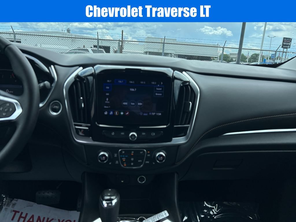 Used 2020 Chevrolet Traverse LT FWD image 16