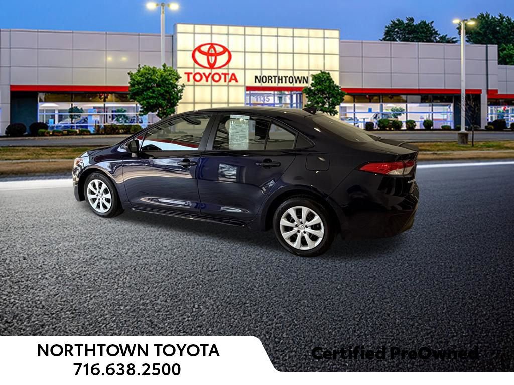 Used 2025 Toyota Corolla LE image 3