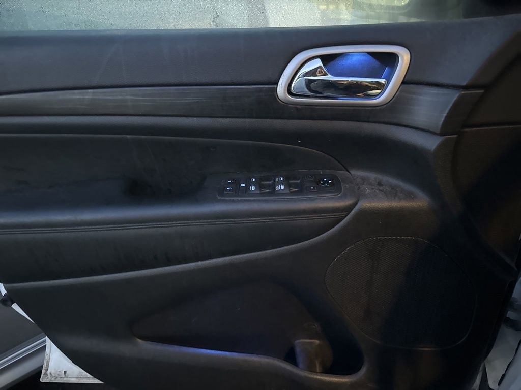 Used 2021 Jeep Grand Cherokee Laredo image 9