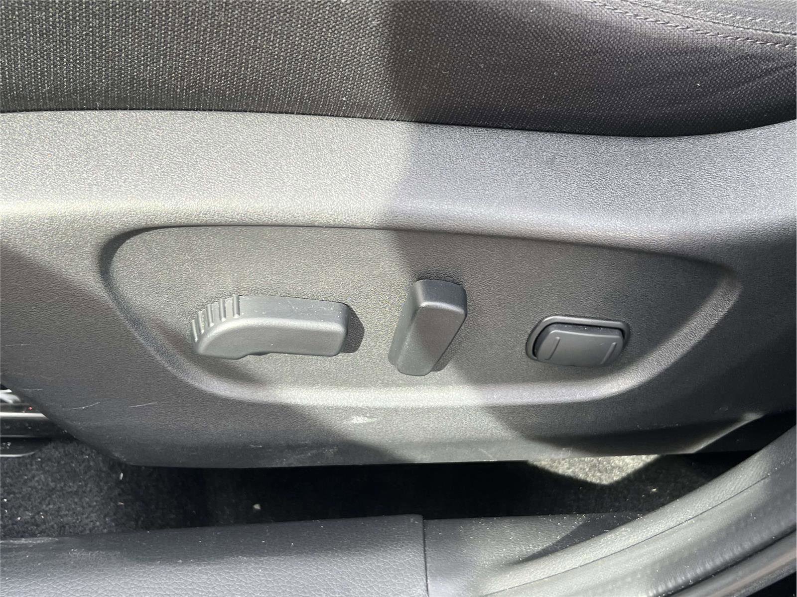 Used 2022 Nissan Rogue Sport SV image 24