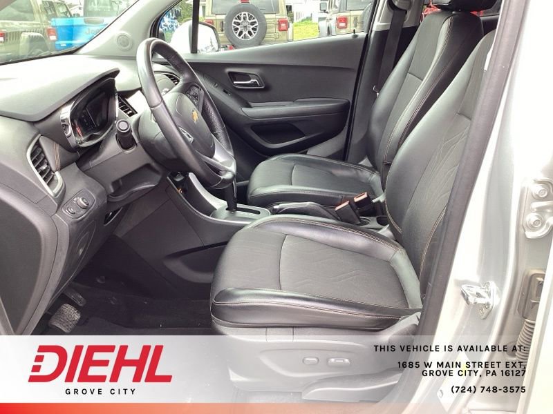 Used 2018 Chevrolet Trax LT w/ LT Convenience Package image 21
