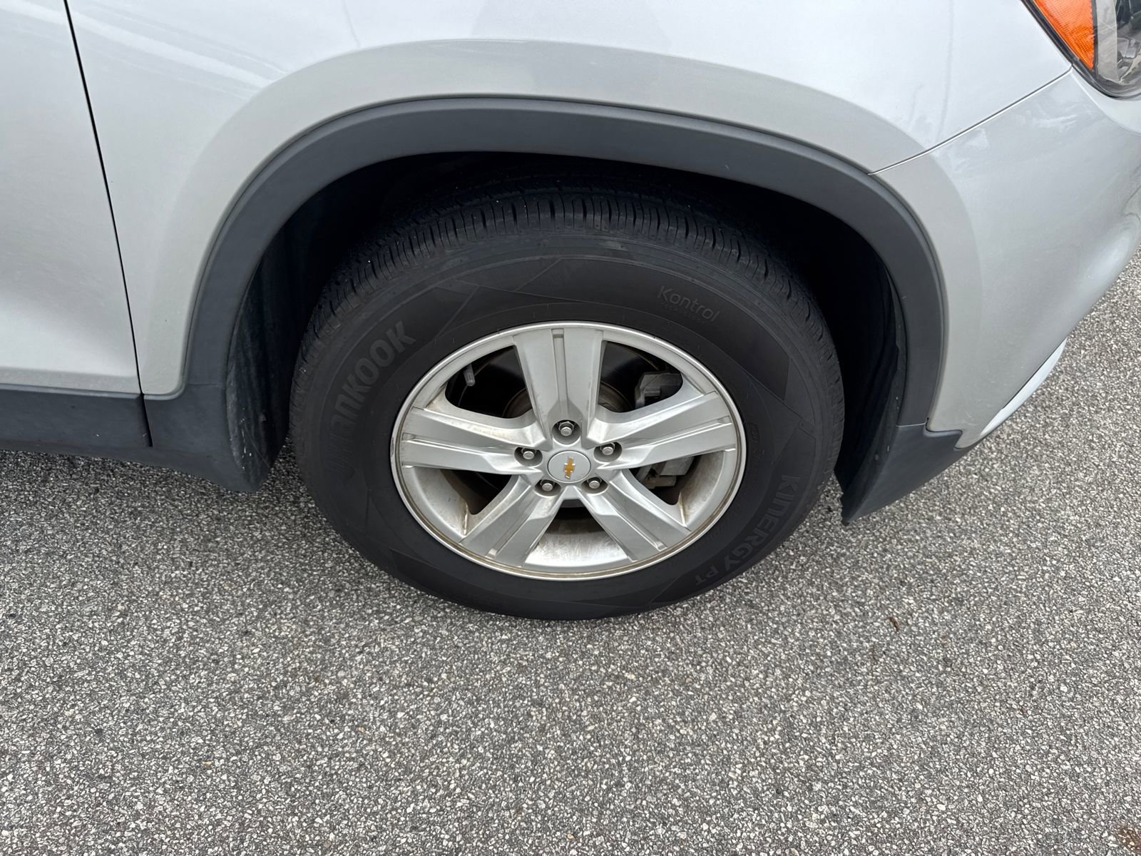 Used 2020 Chevrolet Trax LS w/ Tint and Cruise Package FWD image 12