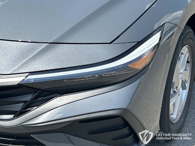 New 2026 Hyundai Elantra SE FWD image 9