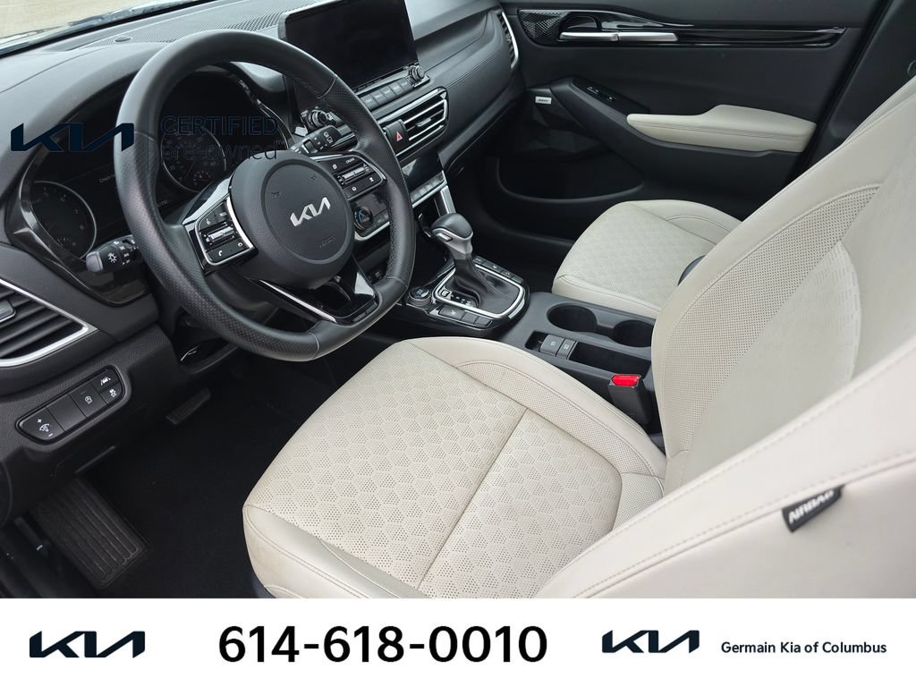 Certified 2023 Kia Seltos SX w/ SX Sunroof Package AWD/4WD image 17
