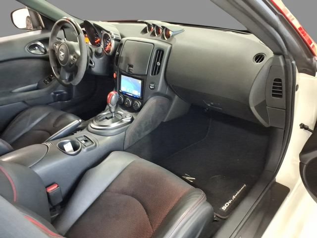 Used 2020 Nissan 370Z Coupe RWD image 11
