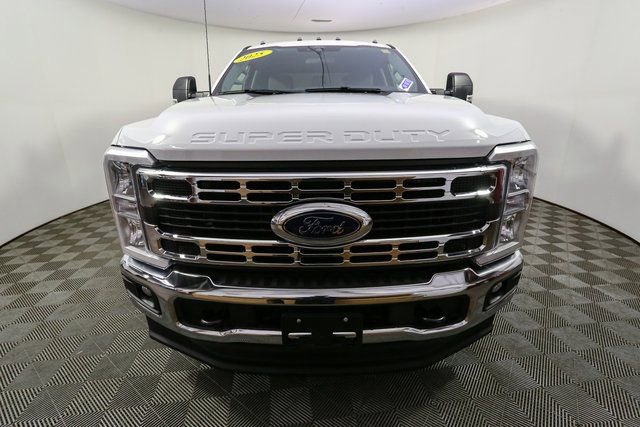 Used 2025 Ford F350 XLT image 4