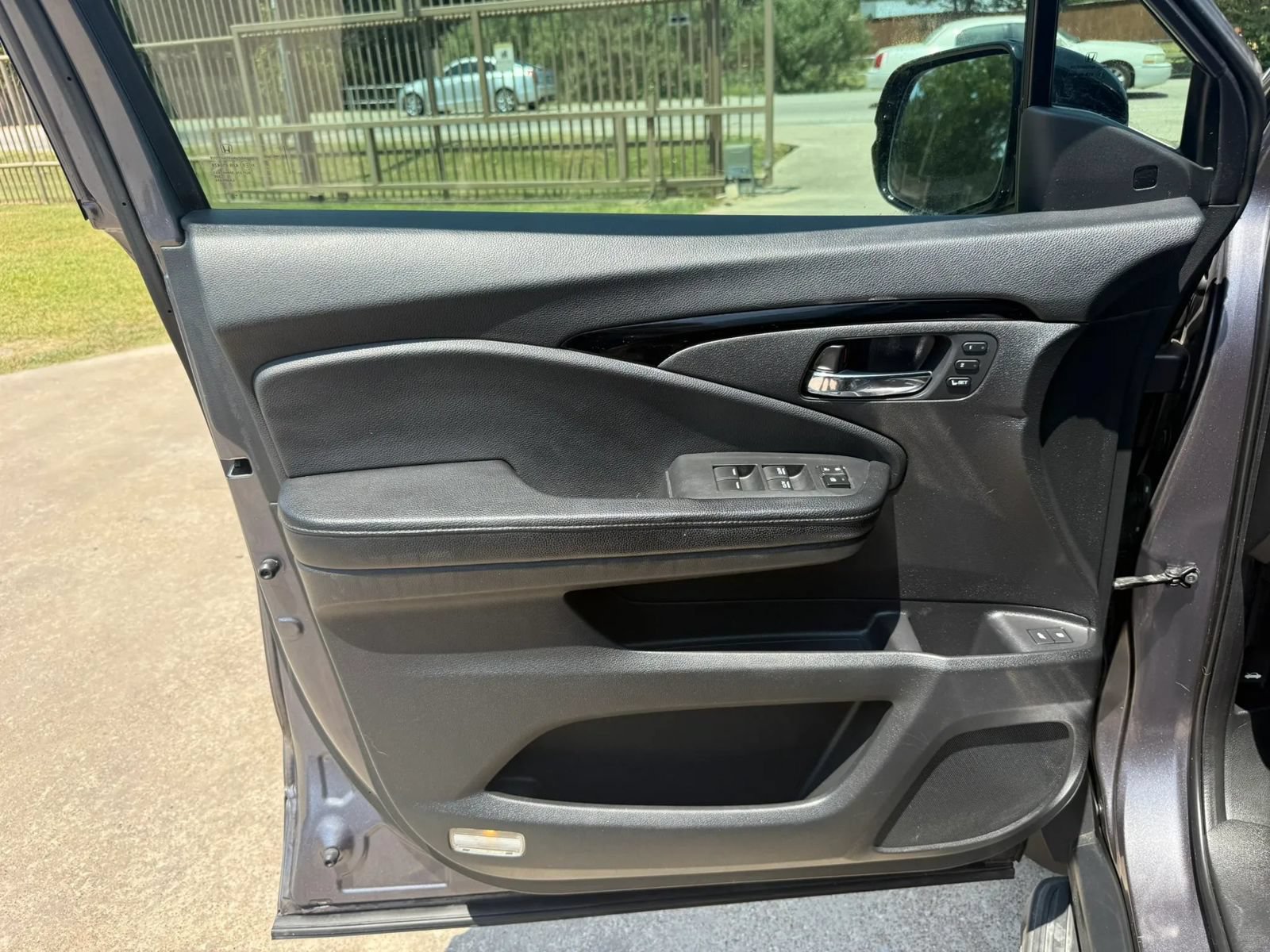 Used 2016 Honda Pilot Elite image 26