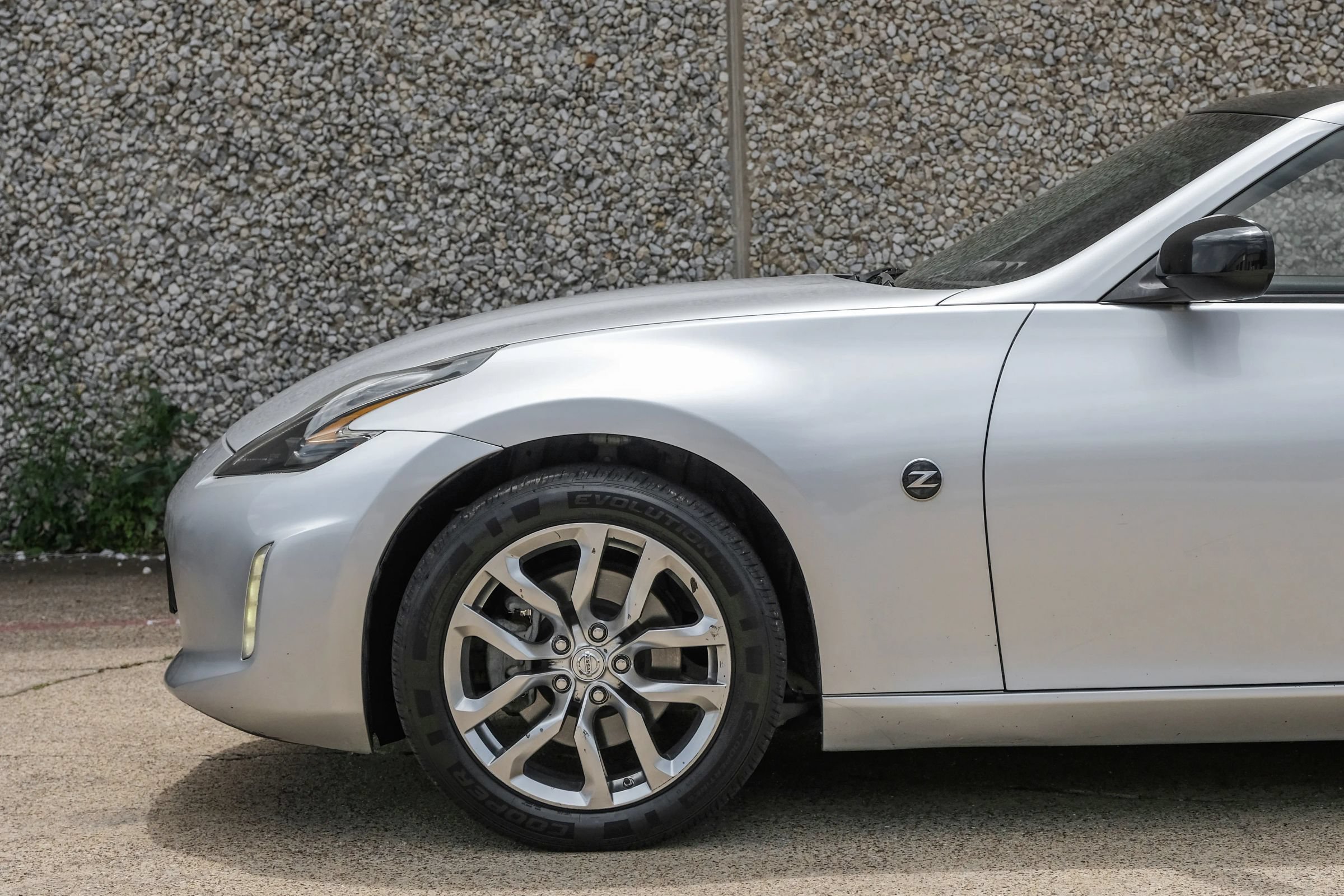 Used 2014 Nissan 370Z Coupe RWD image 11