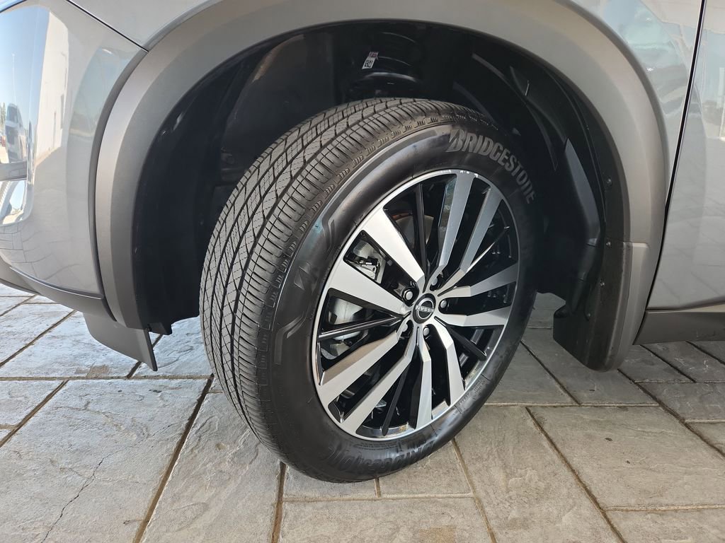 Used 2025 Nissan Pathfinder Platinum w/ Cargo Package image 34