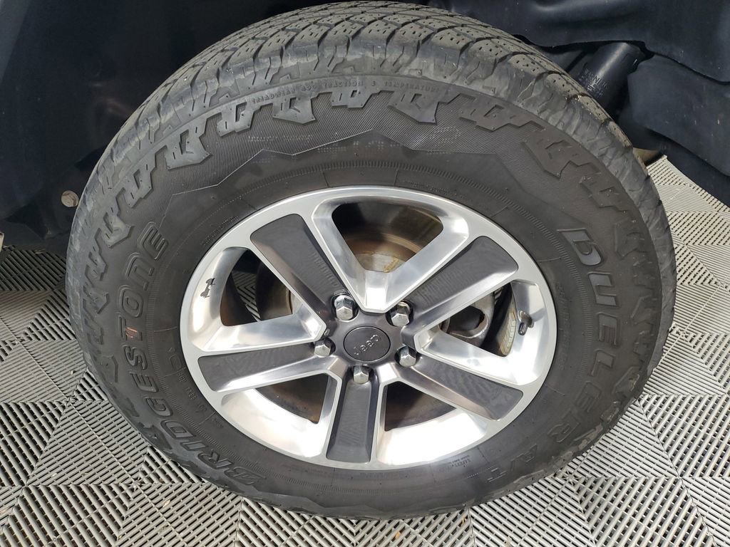 Used 2020 Jeep Wrangler Unlimited Sahara image 8