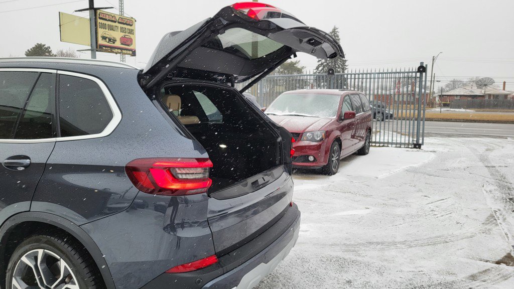 Used 2022 BMW X5 xDrive40i image 11