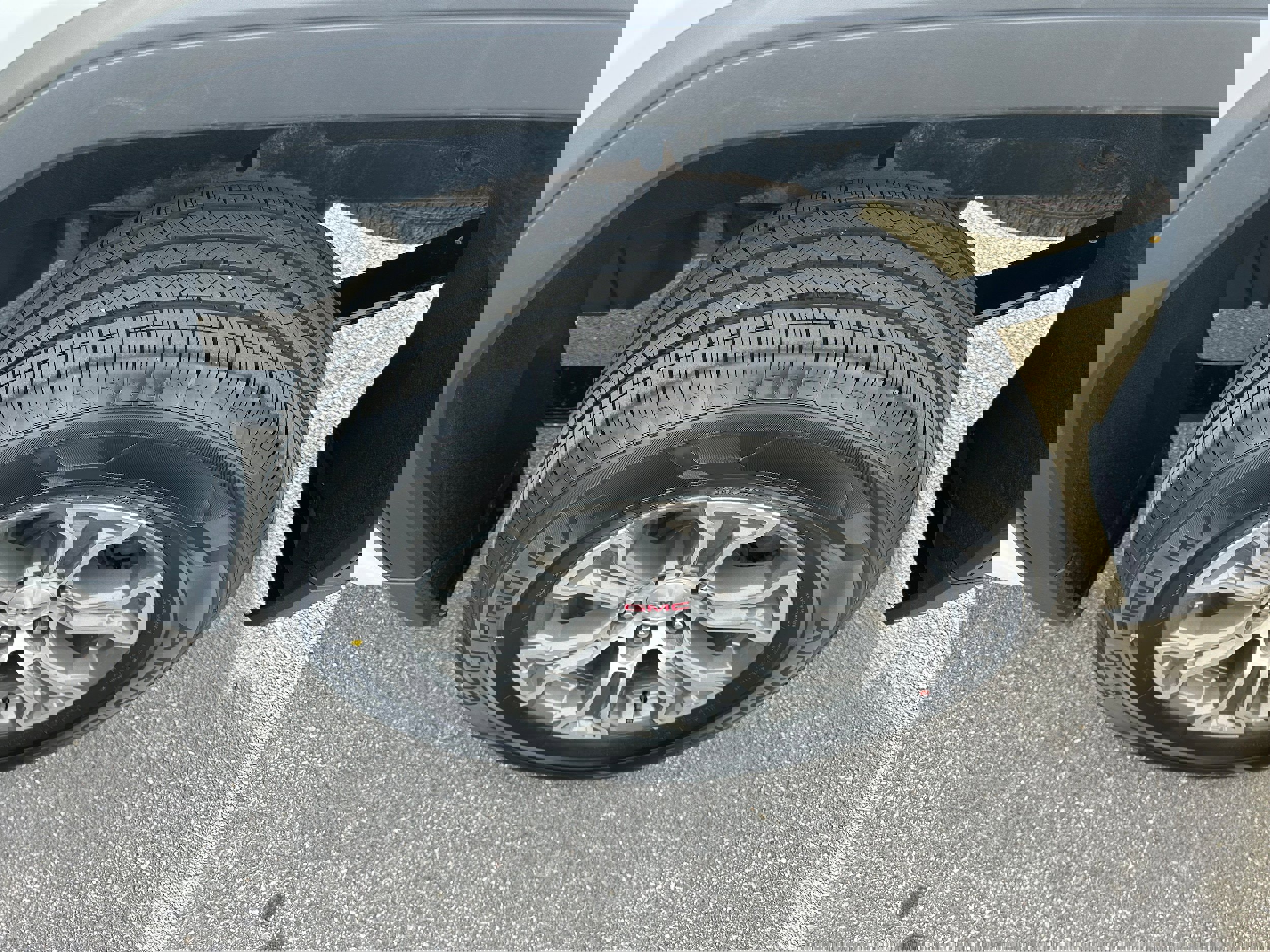 Used 2025 GMC Sierra 1500 SLT image 9