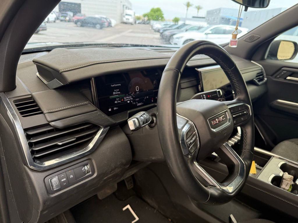 Used 2025 GMC Acadia Elevation image 14