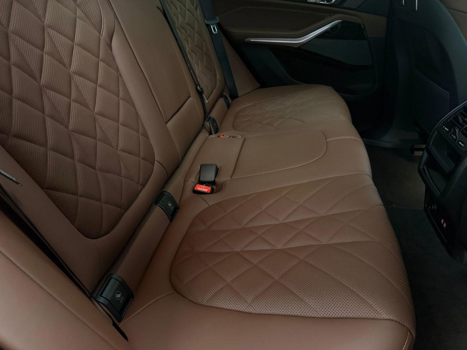 New 2026 BMW X5 xDrive50e image 25