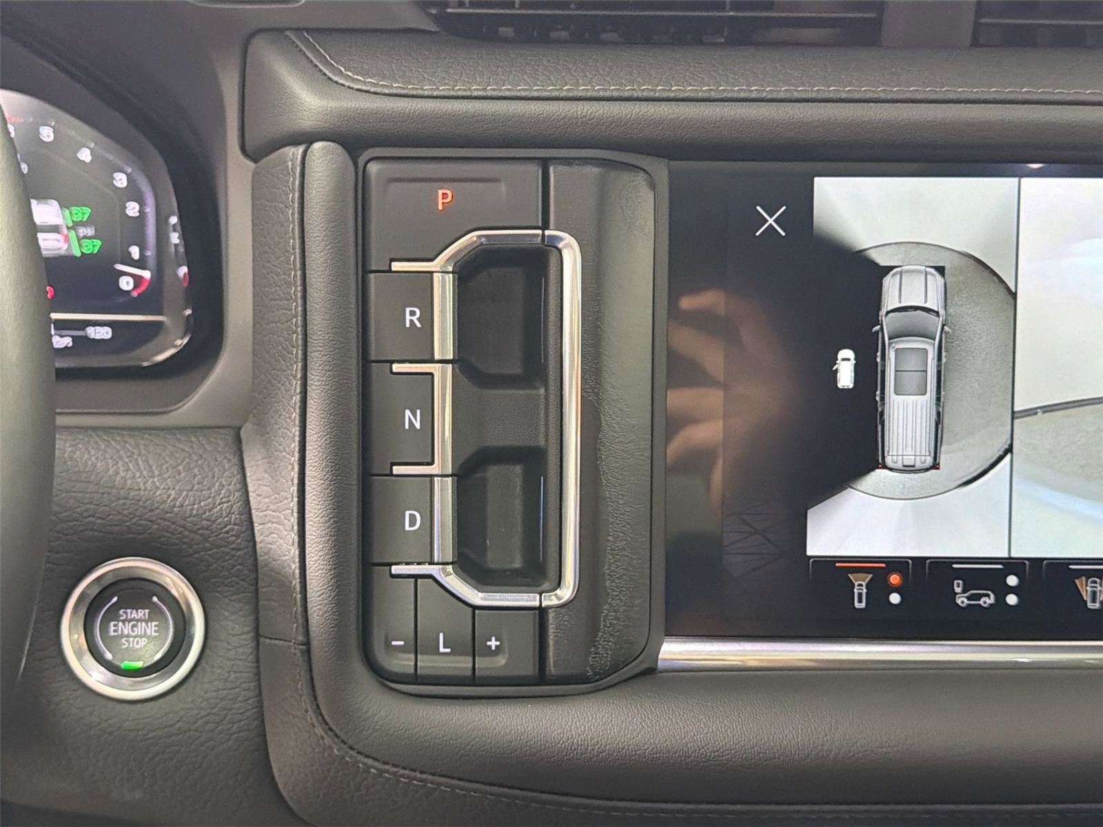 Used 2024 GMC Yukon XL Denali w/ Advanced Technology Package AWD/4WD image 17