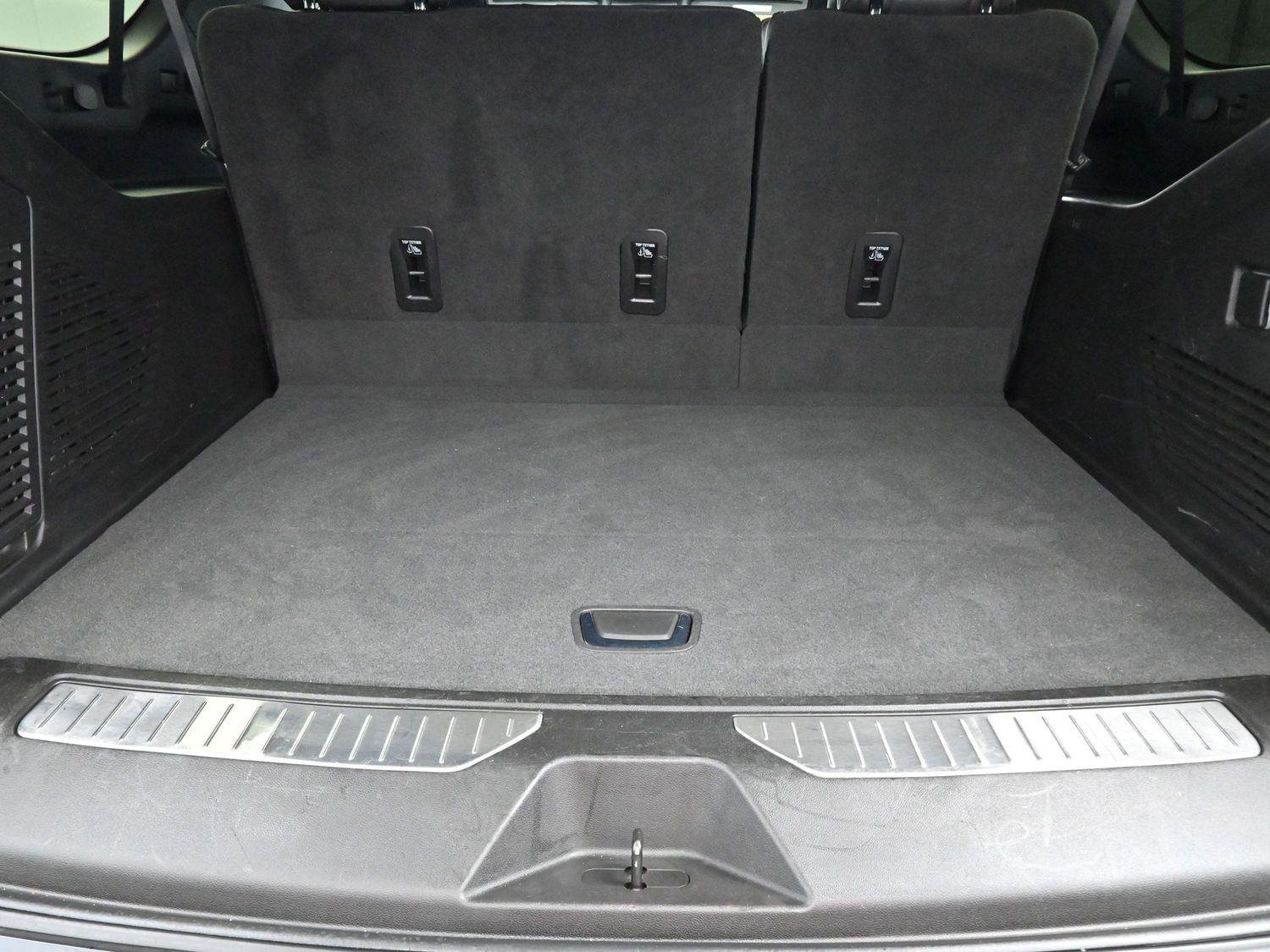 Used 2022 Chevrolet Suburban High Country image 10