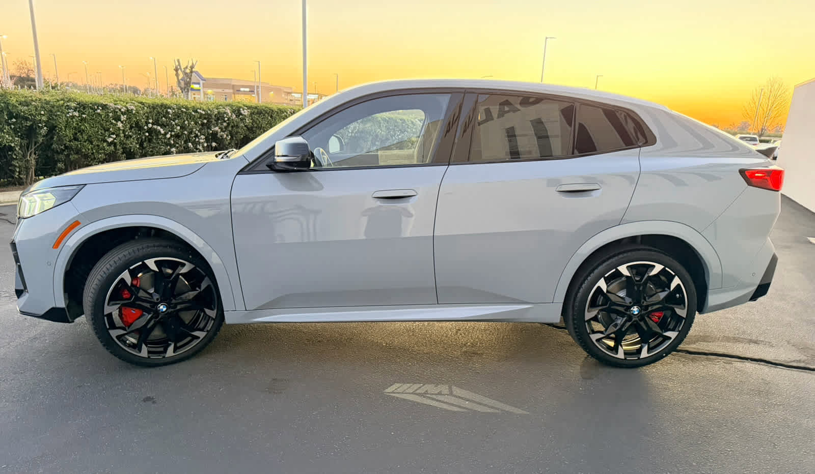 New 2026 BMW X2 M35i w/ Technology Package AWD/4WD image 3