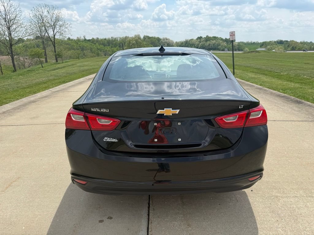 Used 2025 Chevrolet Malibu LT FWD image 4