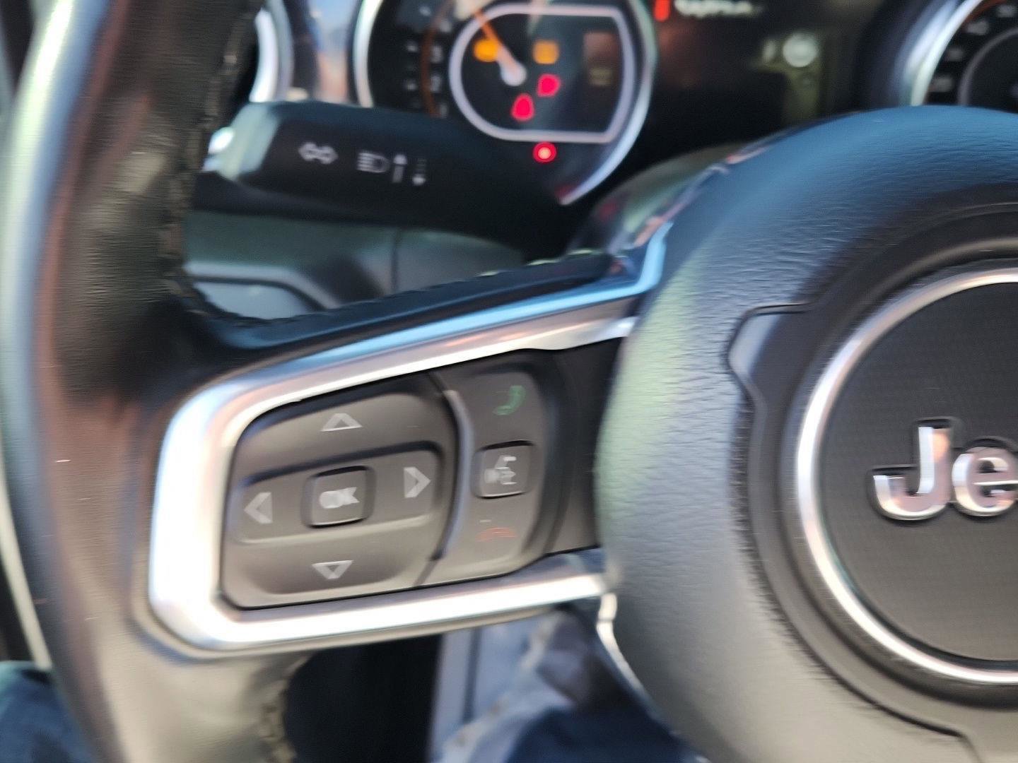 Used 2021 Jeep Wrangler Unlimited Sahara AWD/4WD image 13