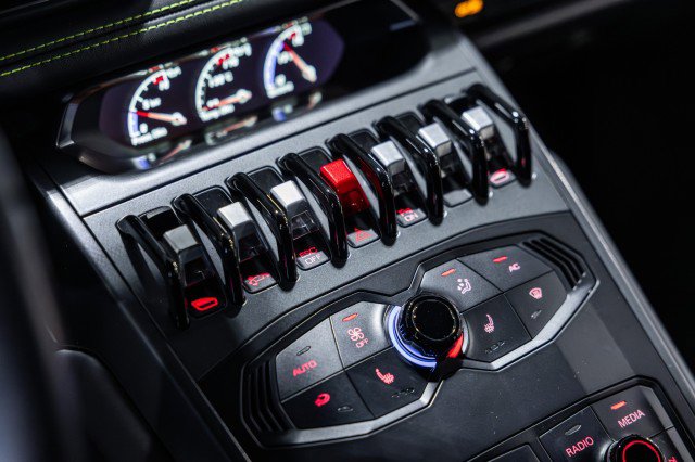 Used 2017 Lamborghini Huracan LP 580-2 image 38