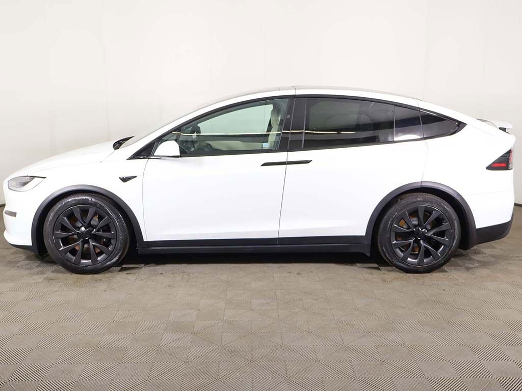 Used 2022 Tesla Model X Plaid image 19
