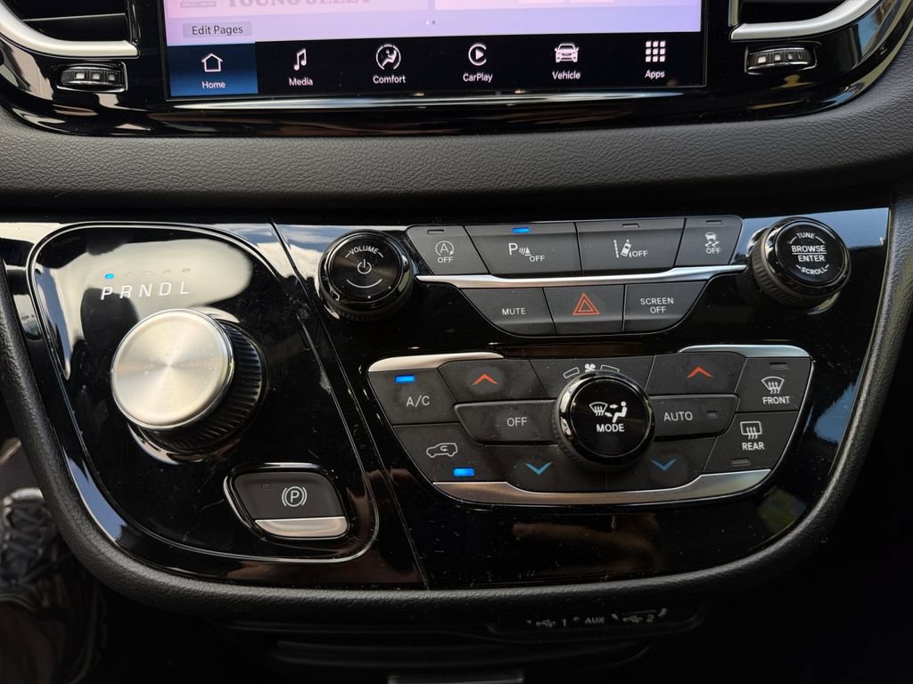Used 2025 Chrysler Pacifica Select FWD image 17